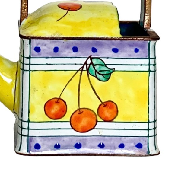 VINTAGE 1999 KELVIN CHEN ENAMEL ON COPPER MINIATURE HAND-PAINTED 🍒 WATERING CAN - Picture 2 of 13